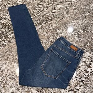 Abercrombie & Fitch - Ultra High Rise Super Skinny - Distressed - Raw Hem